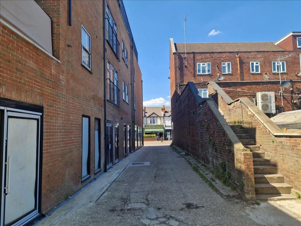 Flat Shenley Road in Hertsmere