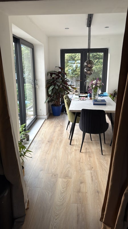Room Sidmouth Road in Bristol