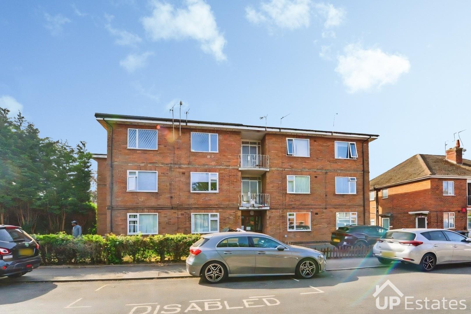 Flat Sunbury Road in Coventry