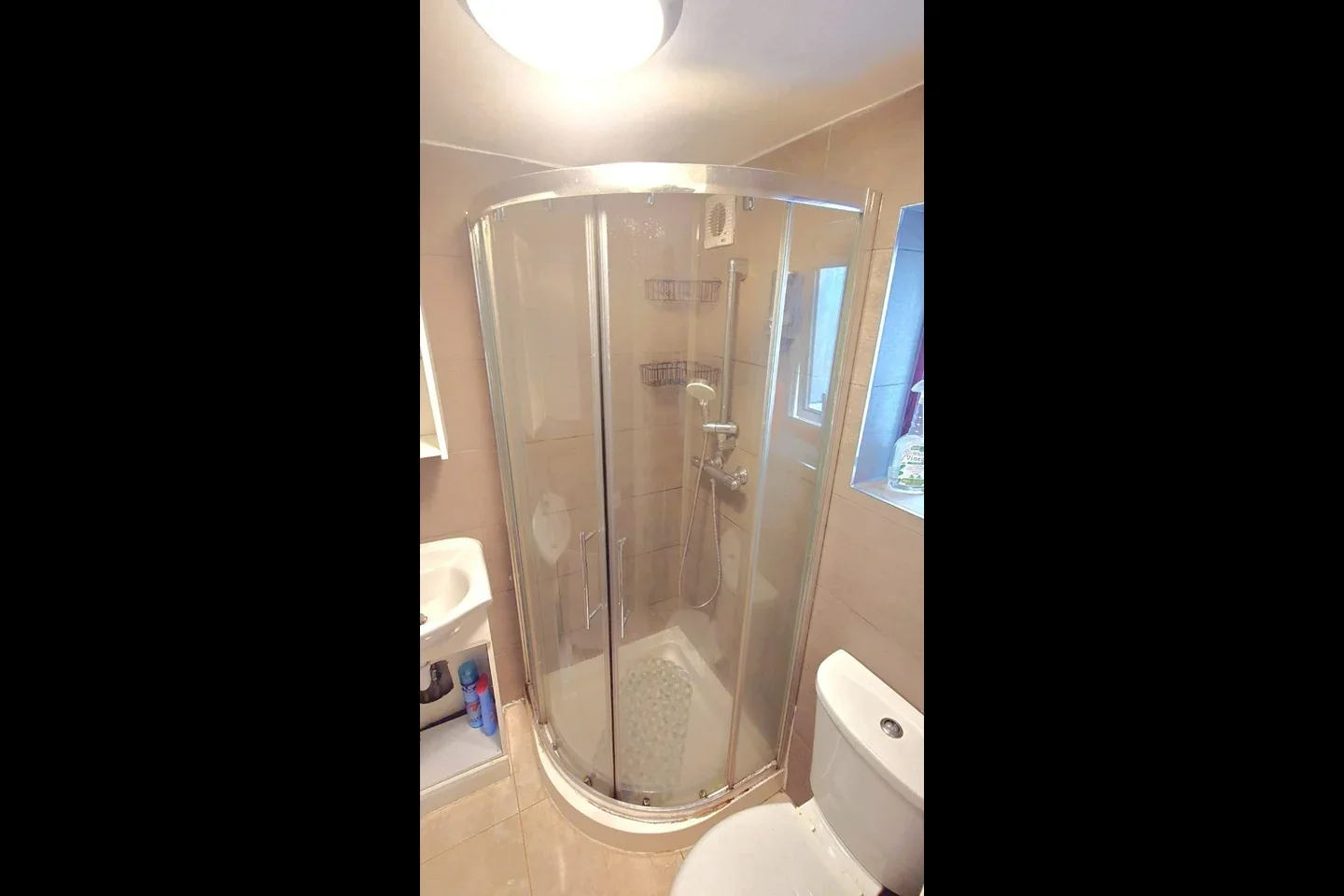 Room Chaplin Road in Greater London