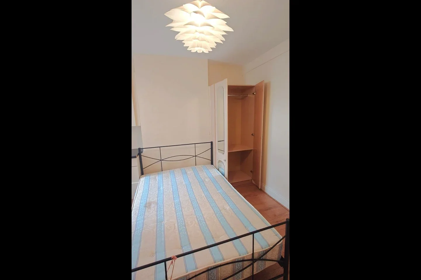 Room Chaplin Road in Greater London