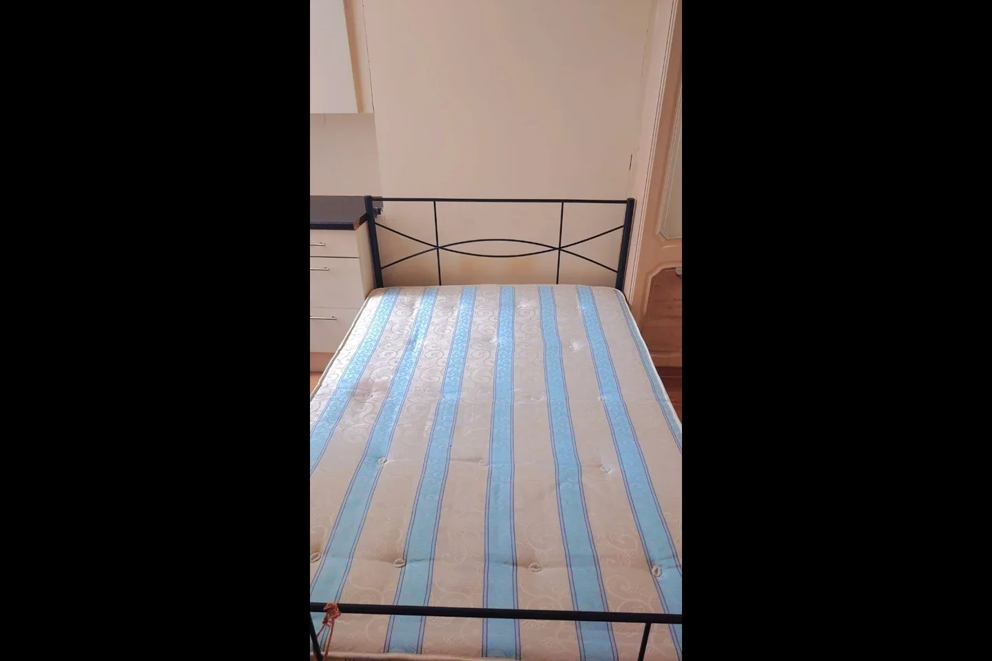 Room Chaplin Road in Greater London