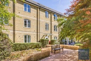 Flat Broadmeads in East Hertfordshire