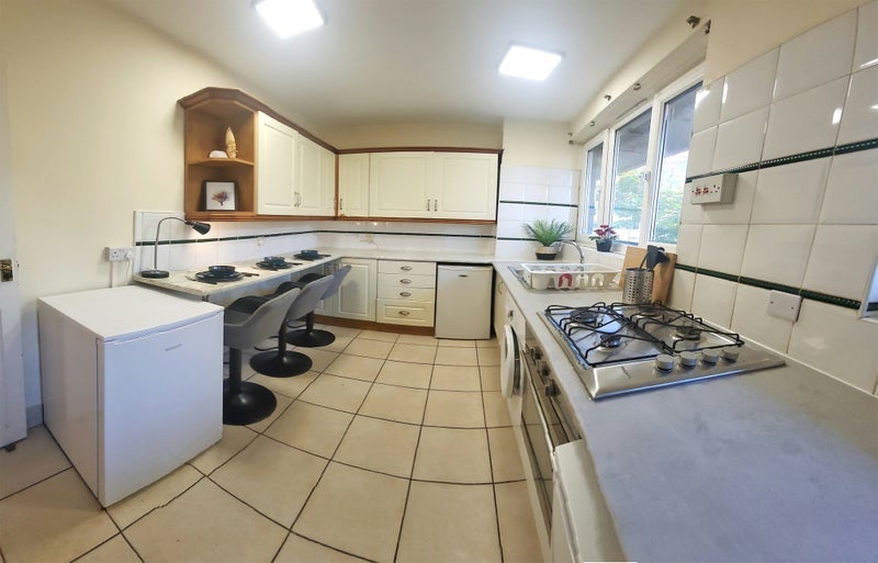 Room Gloucester Way in Greater London
