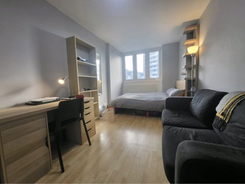Room Gloucester Way in Greater London