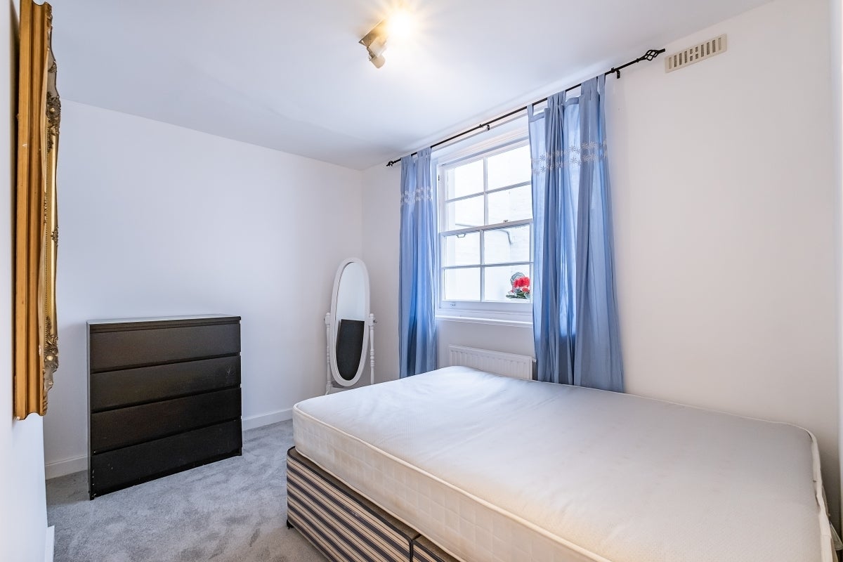 Flat Sussex Gardens in City of Westminster