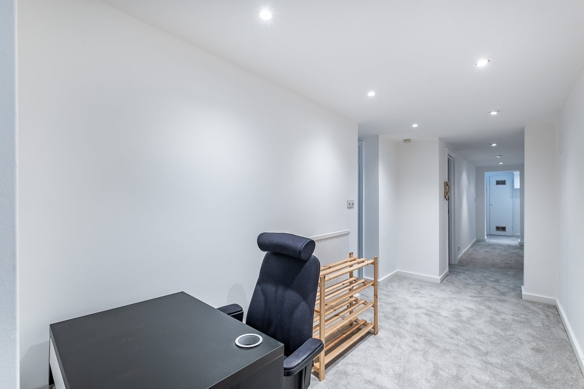 Flat Sussex Gardens in City of Westminster