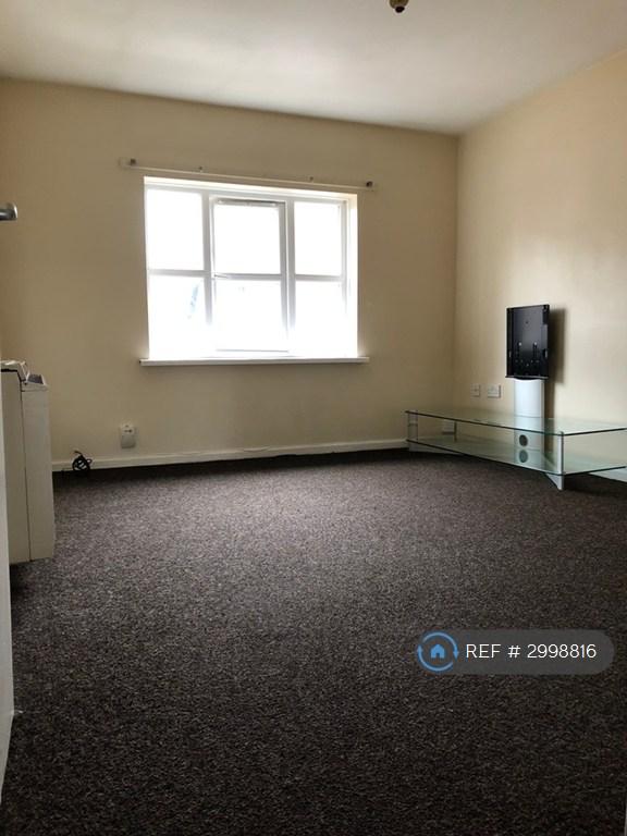 Flat Oaklands Road in Wolverhampton