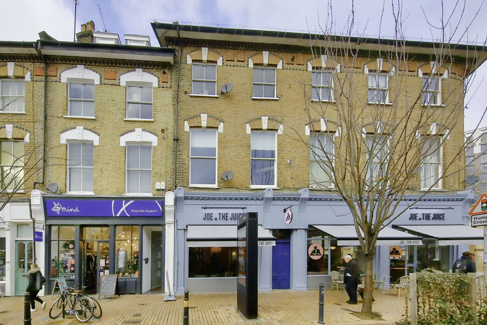 Flat Ferrier Street in Greater London