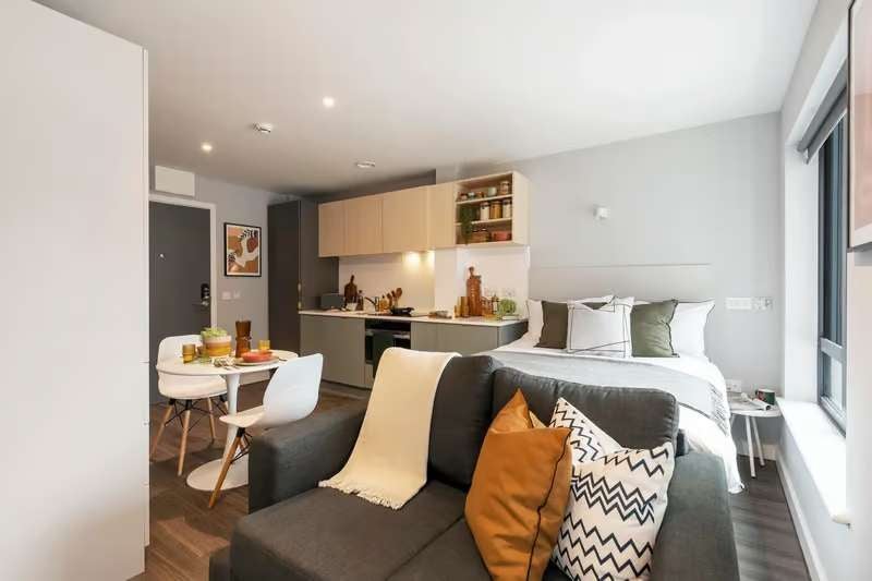 Room Glebe Street in Leicester