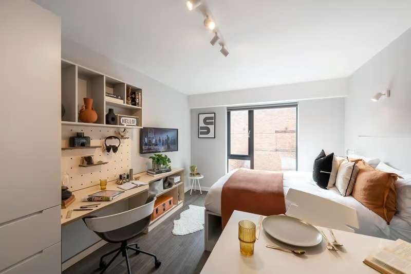 Room Glebe Street in Leicester