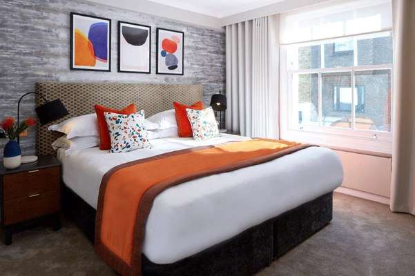 House Cheval Place in City of Westminster