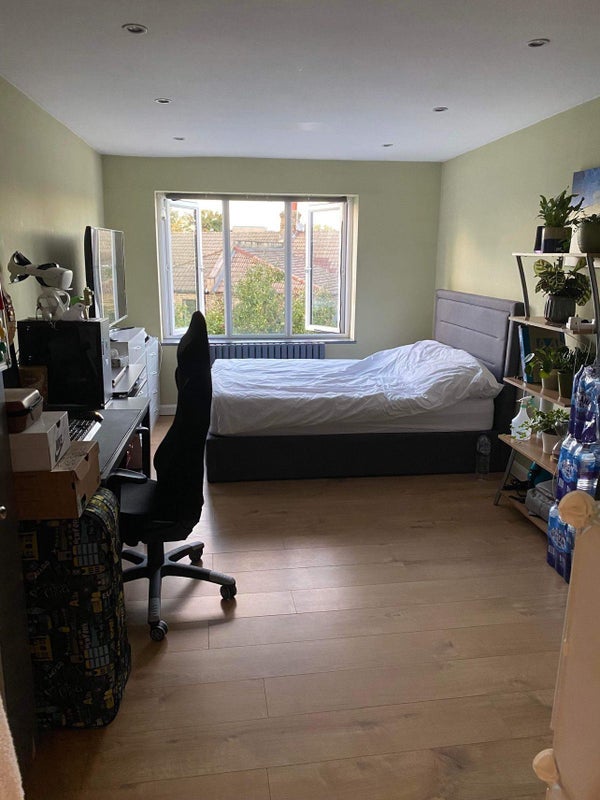 Room Eade Road in Greater London