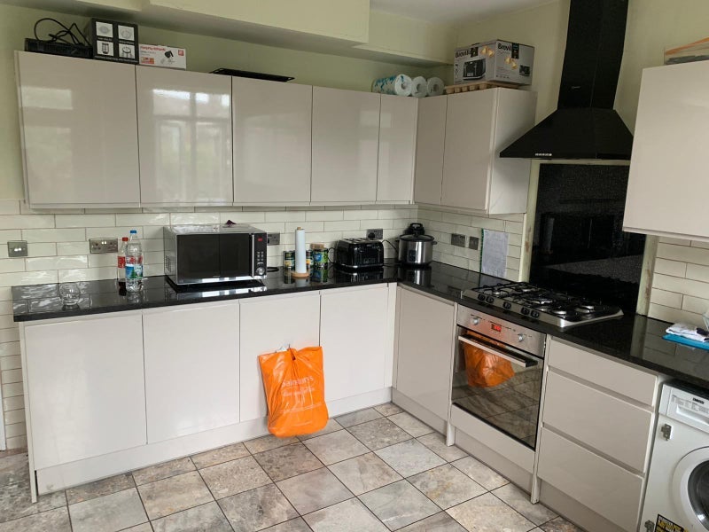 Room Eade Road in Greater London