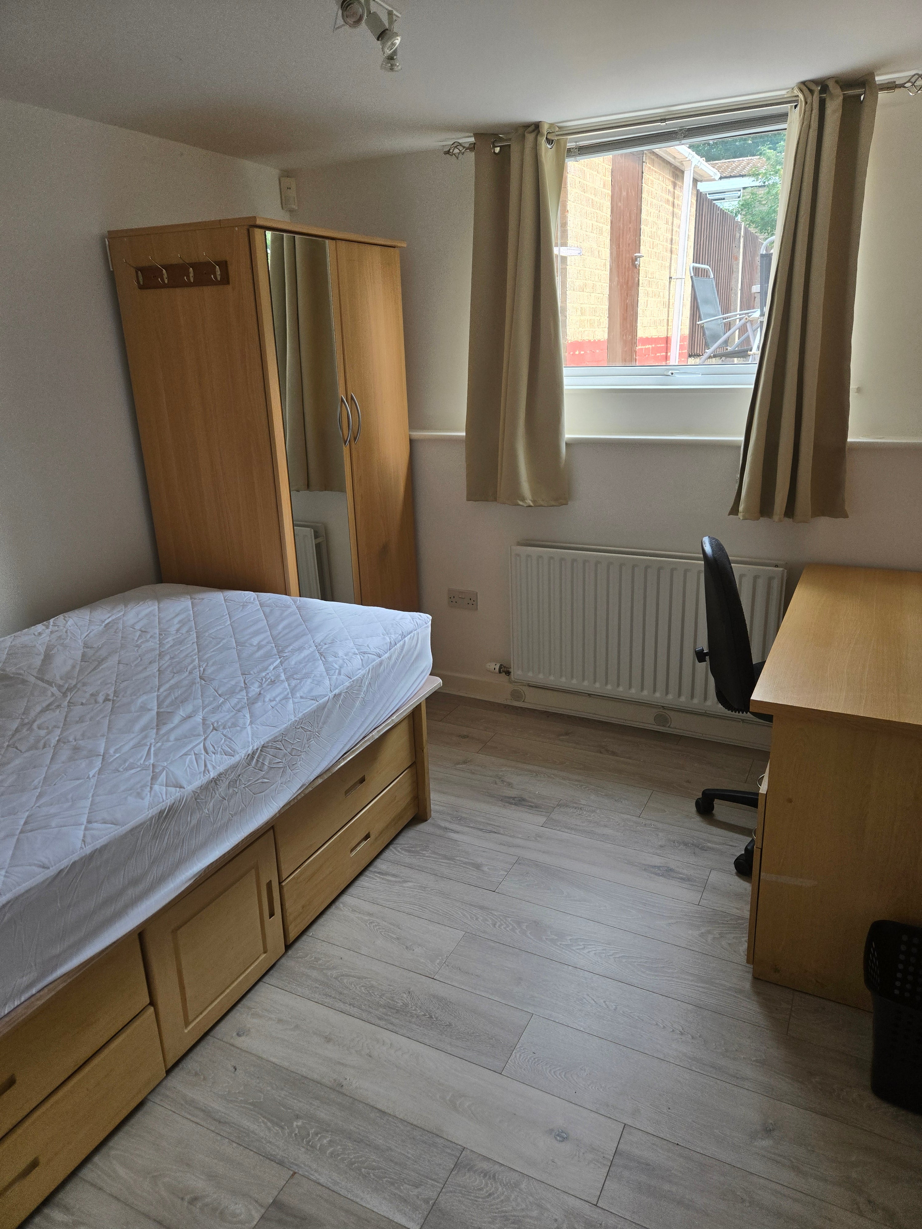 Room Leeson Walk in Birmingham