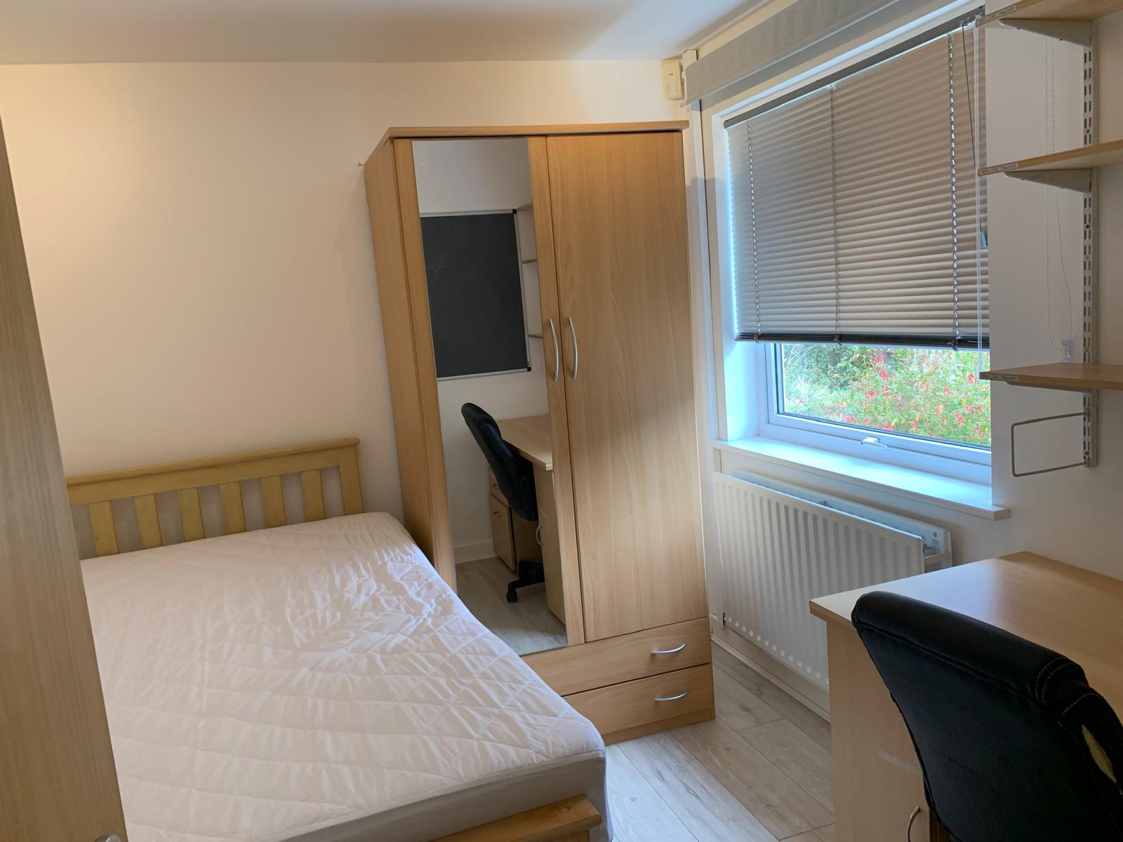 Room Leeson Walk in Birmingham