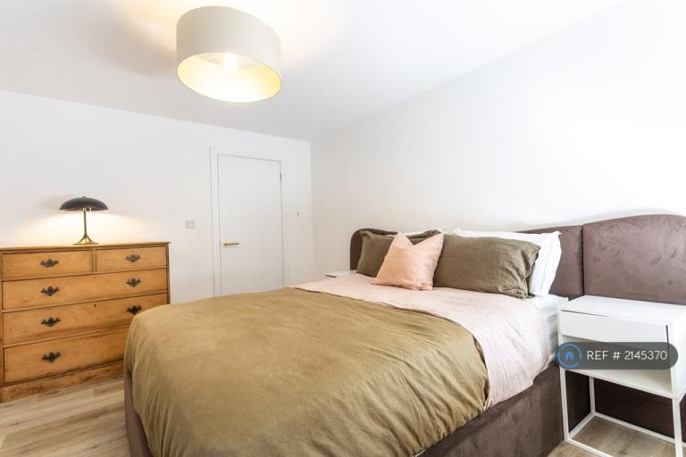 Flat Claremont Road in Bristol