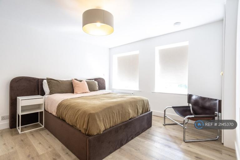 Flat Claremont Road in Bristol