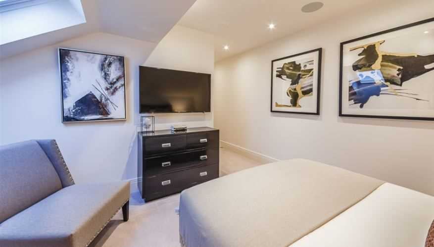 Flat Rainville Road in Greater London