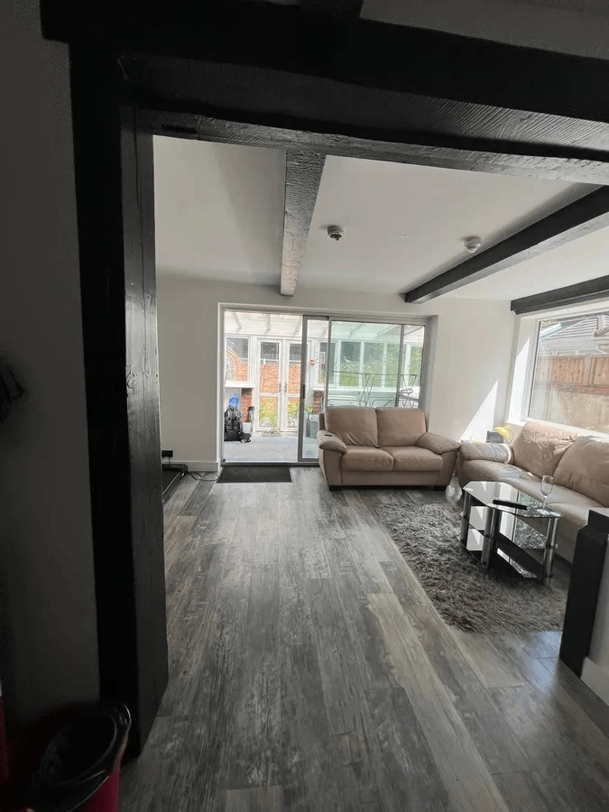 Room Farnborough Road in Rushmoor