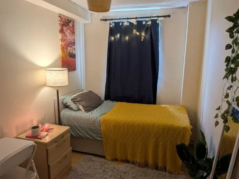 Room Bedford Road in Greater London