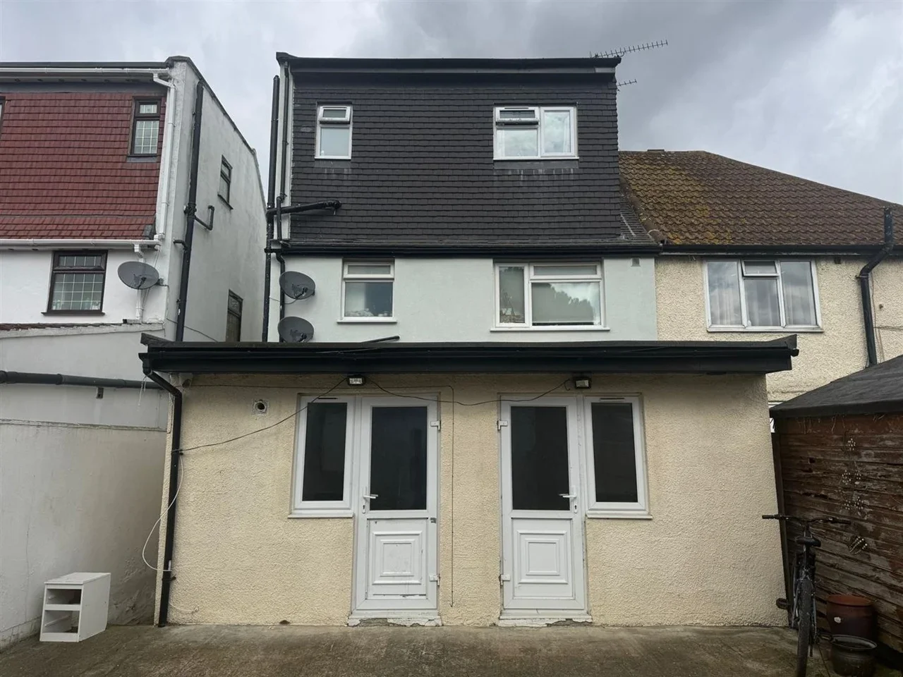 Flat Stuart Crescent in Greater London