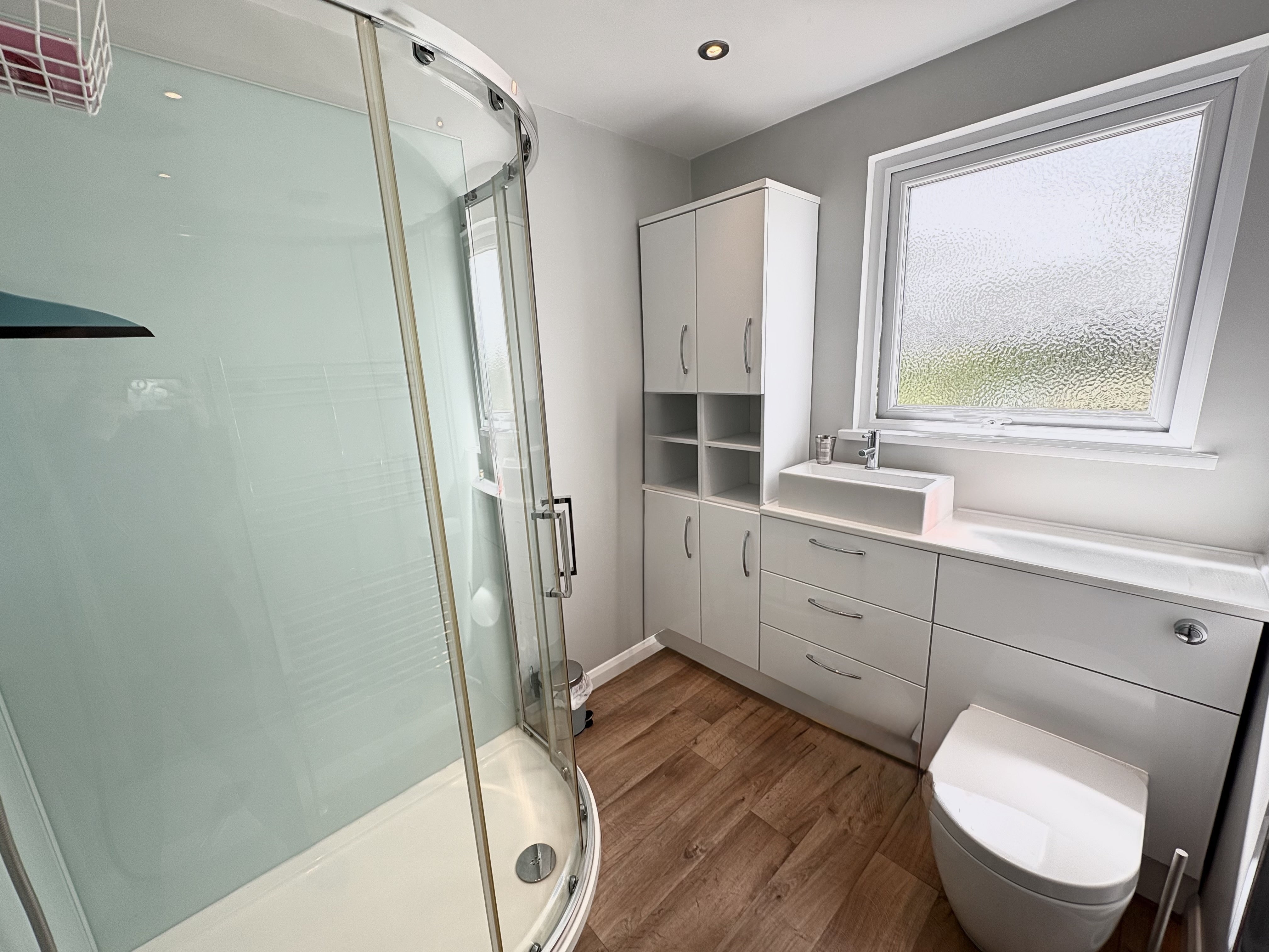 Room Longmead Avenue in Bristol