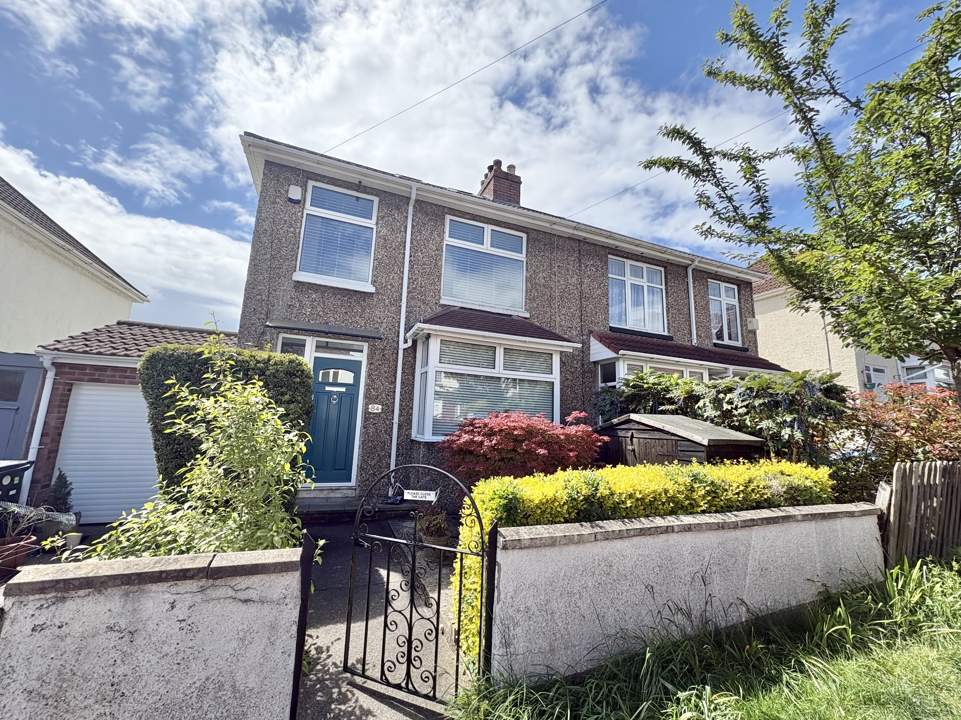Room Longmead Avenue in Bristol