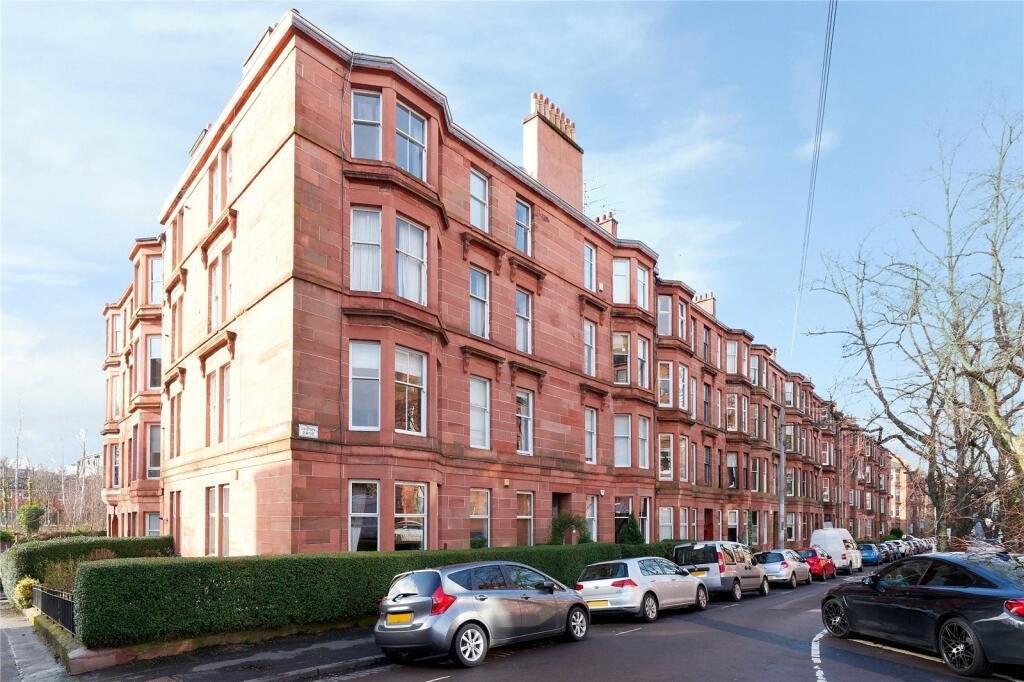 Flat Dudley Drive in Glasgow