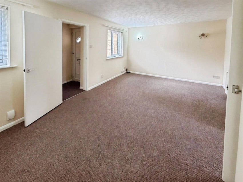 House Stuart Close in Kettering