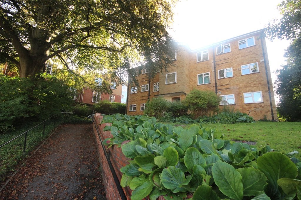 Flat West Road in Guildford