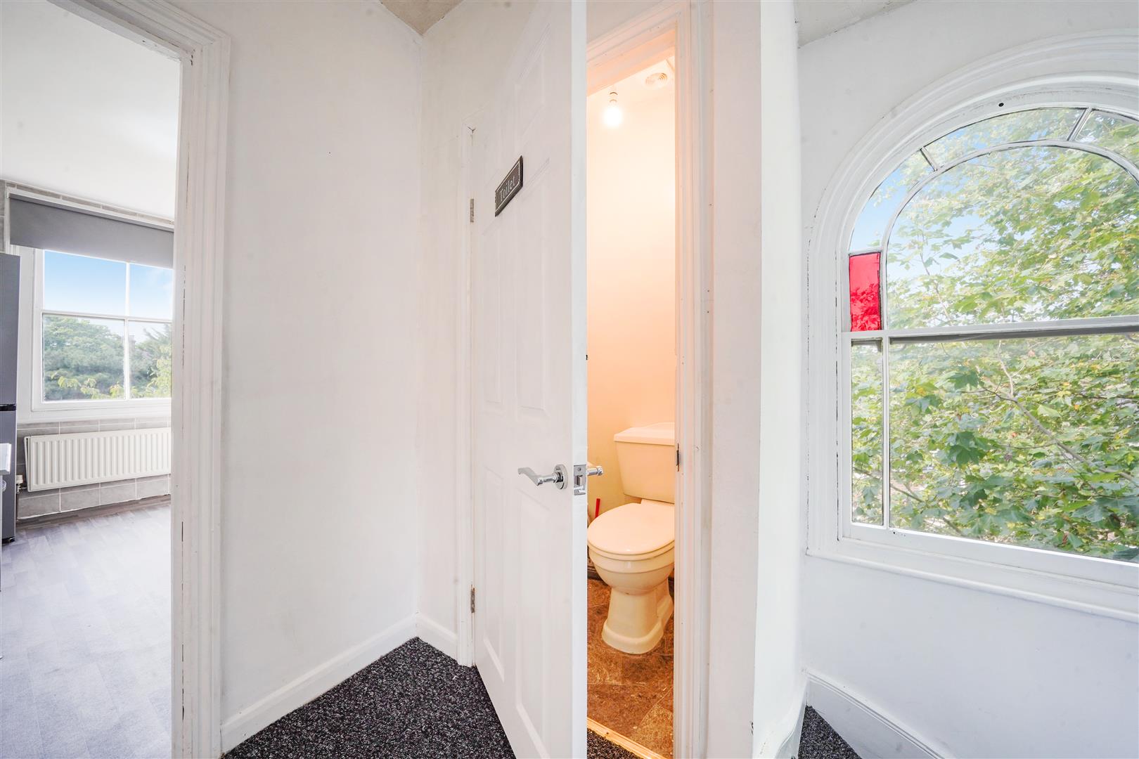Flat Beverley Court in Greater London