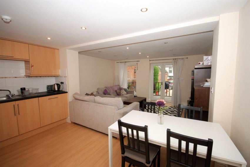 House Milverton Terrace in Royal Leamington Spa
