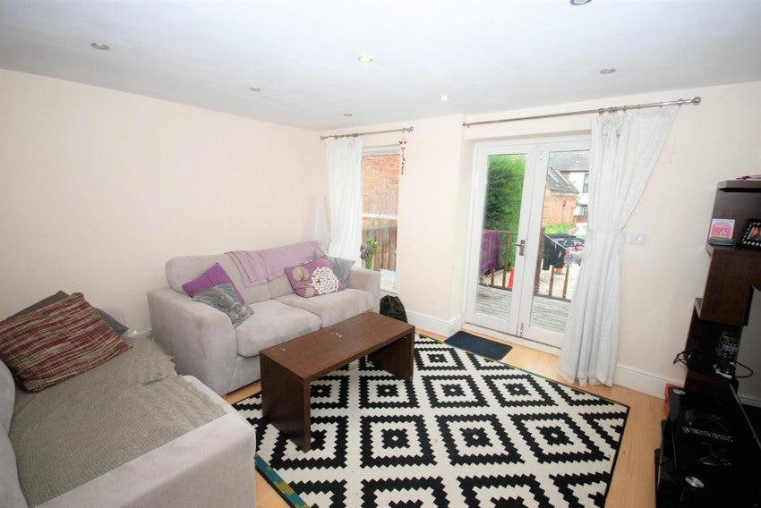 House Milverton Terrace in Royal Leamington Spa