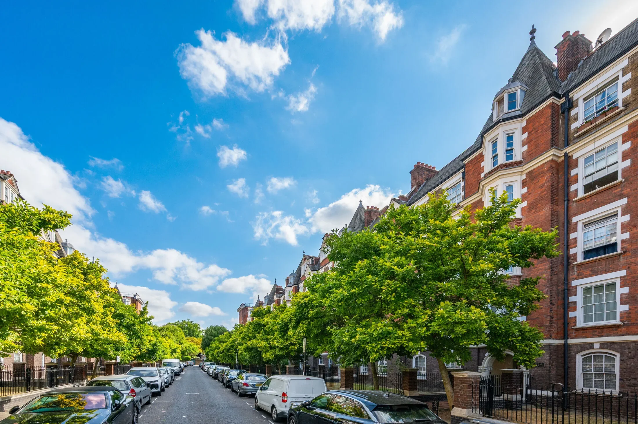 Flat Hamilton Close in City of Westminster