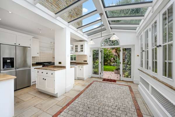 House Hurlingham Road in Greater London