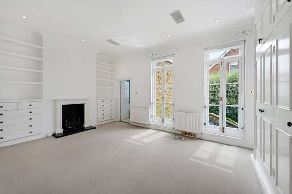 House Hurlingham Road in Greater London