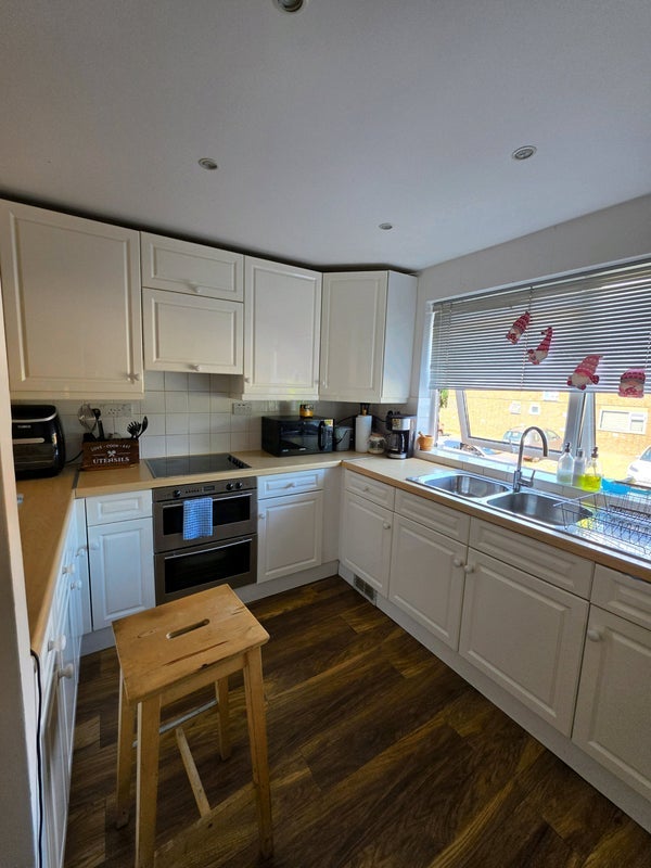 Room Thornton Avenue in Greater London