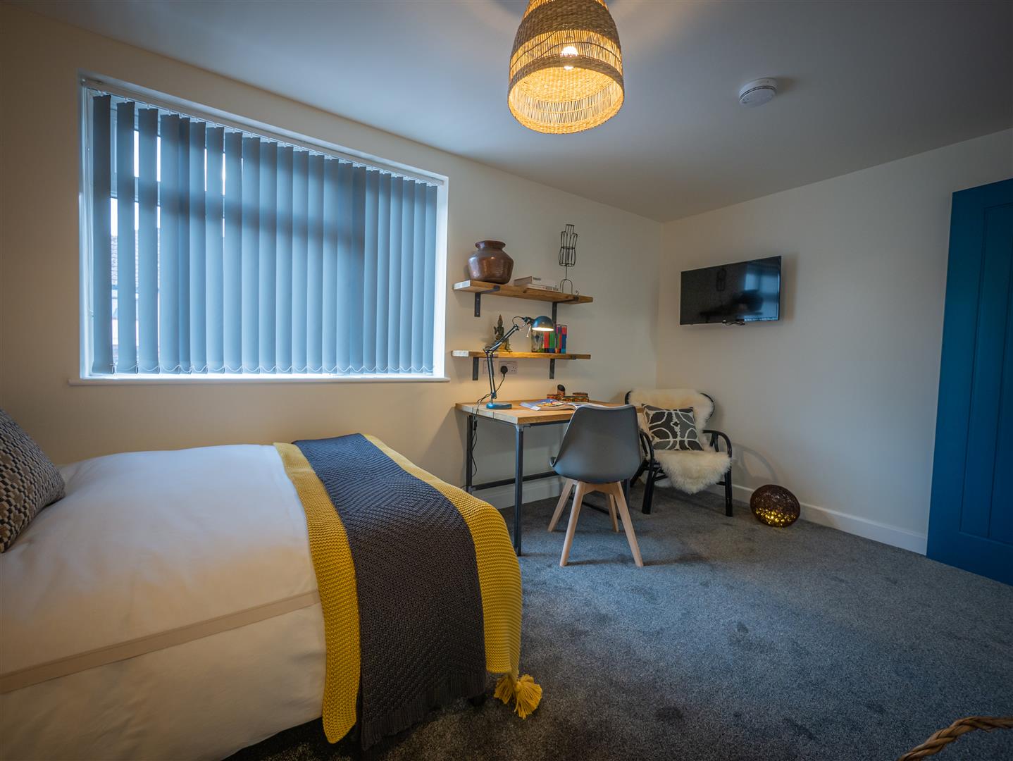 Room Cornwall Road in Coventry