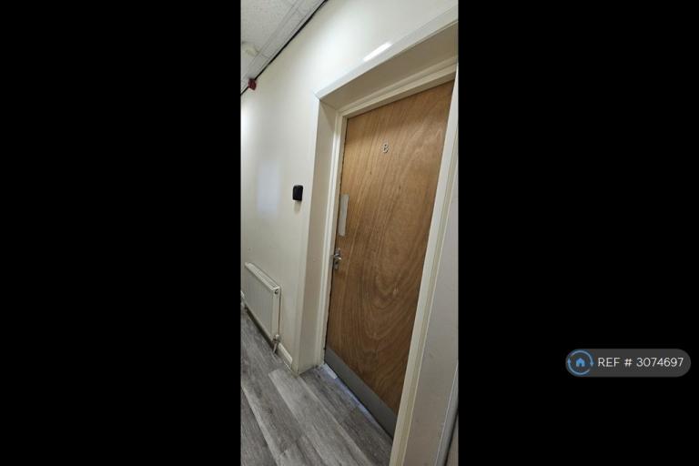 Room Lumley Street in Wakefield