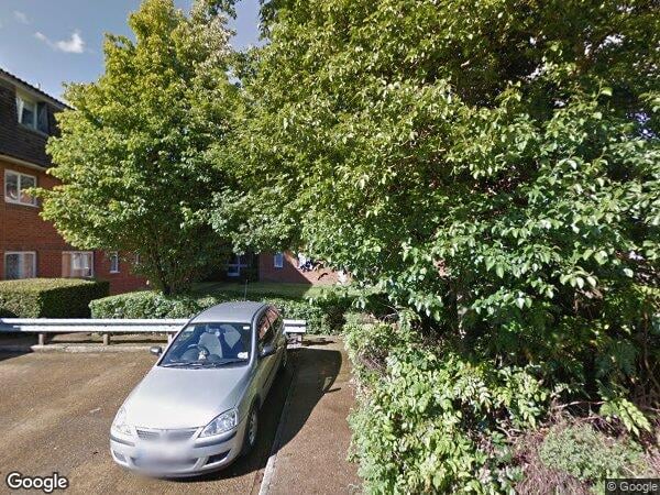 Flat Sandown Road in Watford