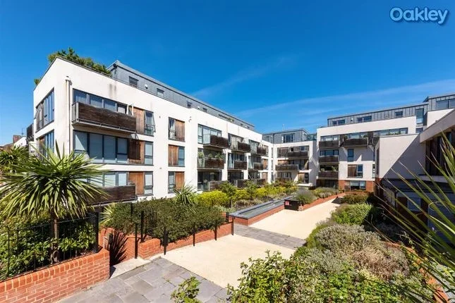 Flat Somerhill Avenue in Hove