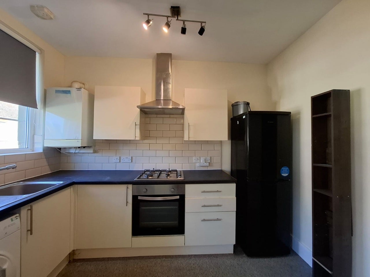 Flat Salterford Road in Greater London
