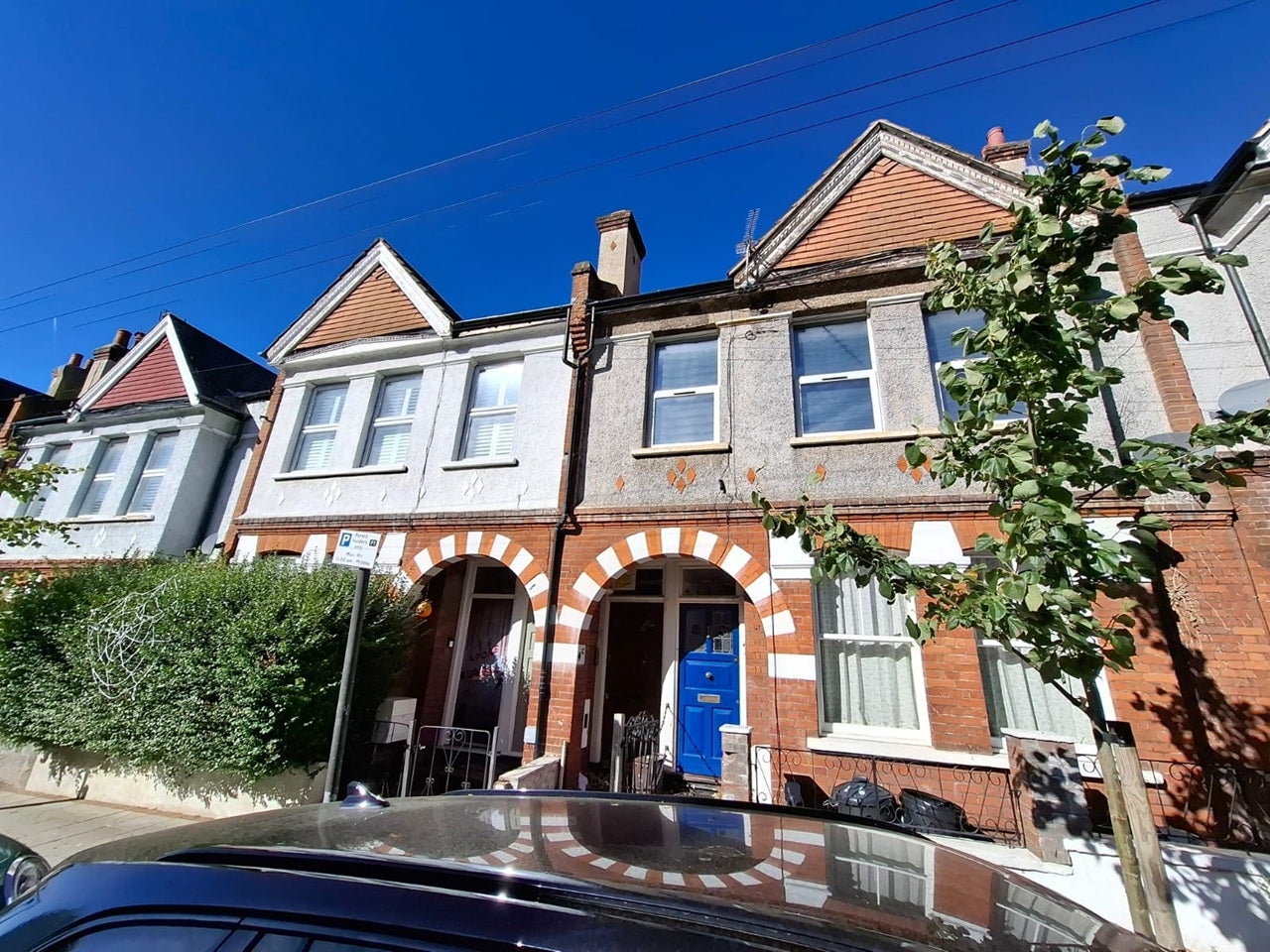 Flat Salterford Road in Greater London