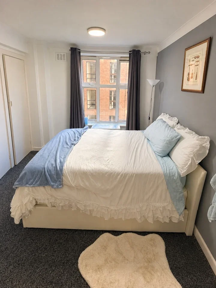 Room Park West Place in City of Westminster