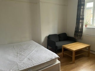 Room Lindley Street in Greater London