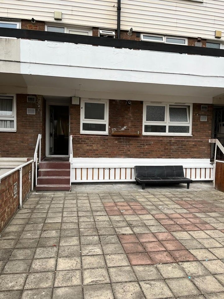 Flat Barking Road in Greater London