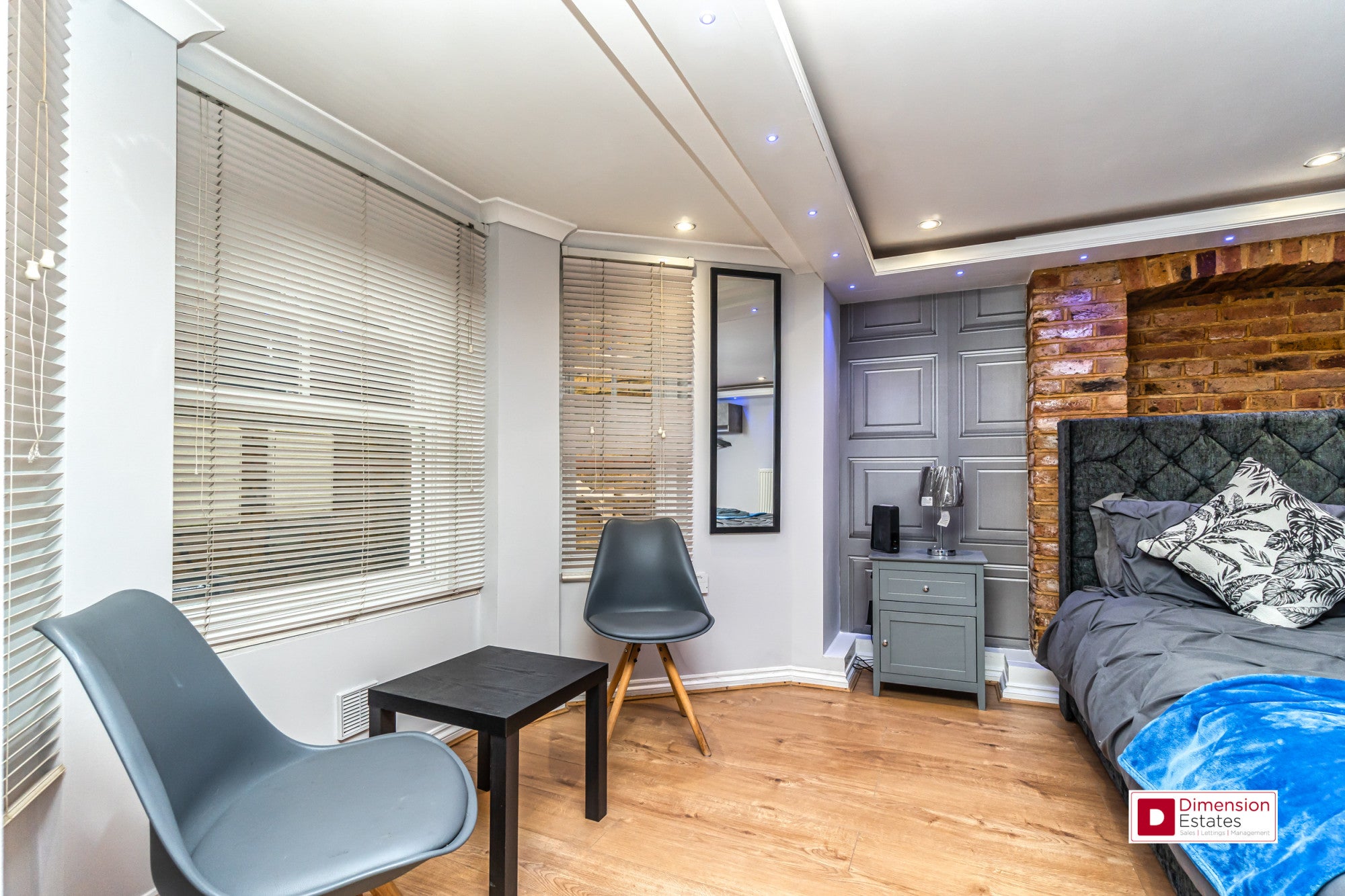 Flat Mildenhall Road in Greater London