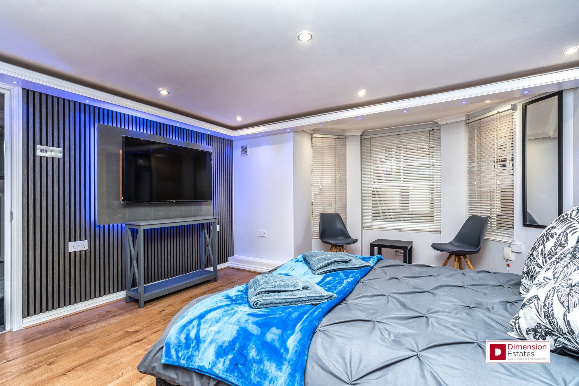 Flat Mildenhall Road in Greater London
