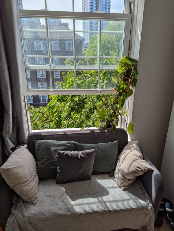 Room Falmouth Road in Greater London